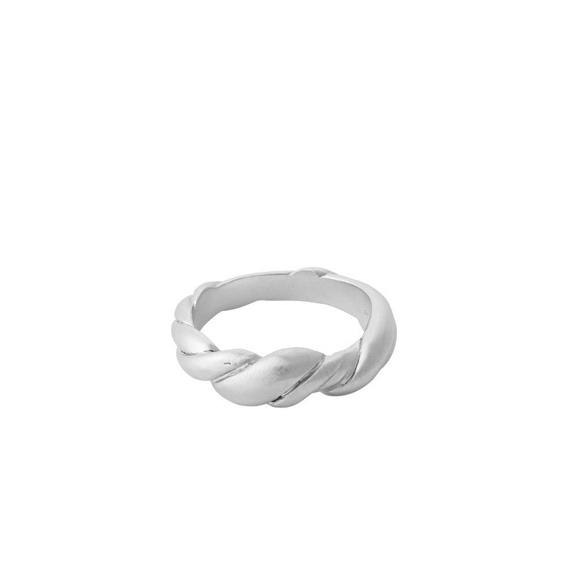 Hana ring i sølv fra Pernille Corydon i organisk twistet design fra Autumn Poems kollektionen.
